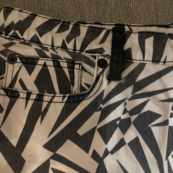 Authentic Icon Shorts - Picture 3 of 10